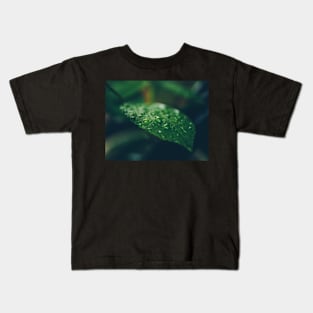 Rainy day drops Kids T-Shirt